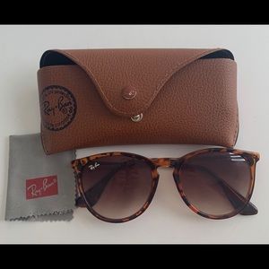 Erika Ray-Ban tortoise shell